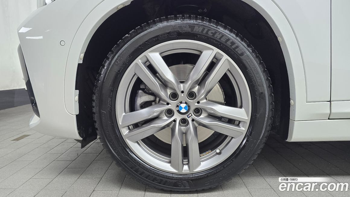 BMW X1 xDrive 20i M Sport, 2022