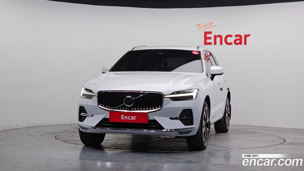 Volvo XC60 B6 Ultra Bright, 2025