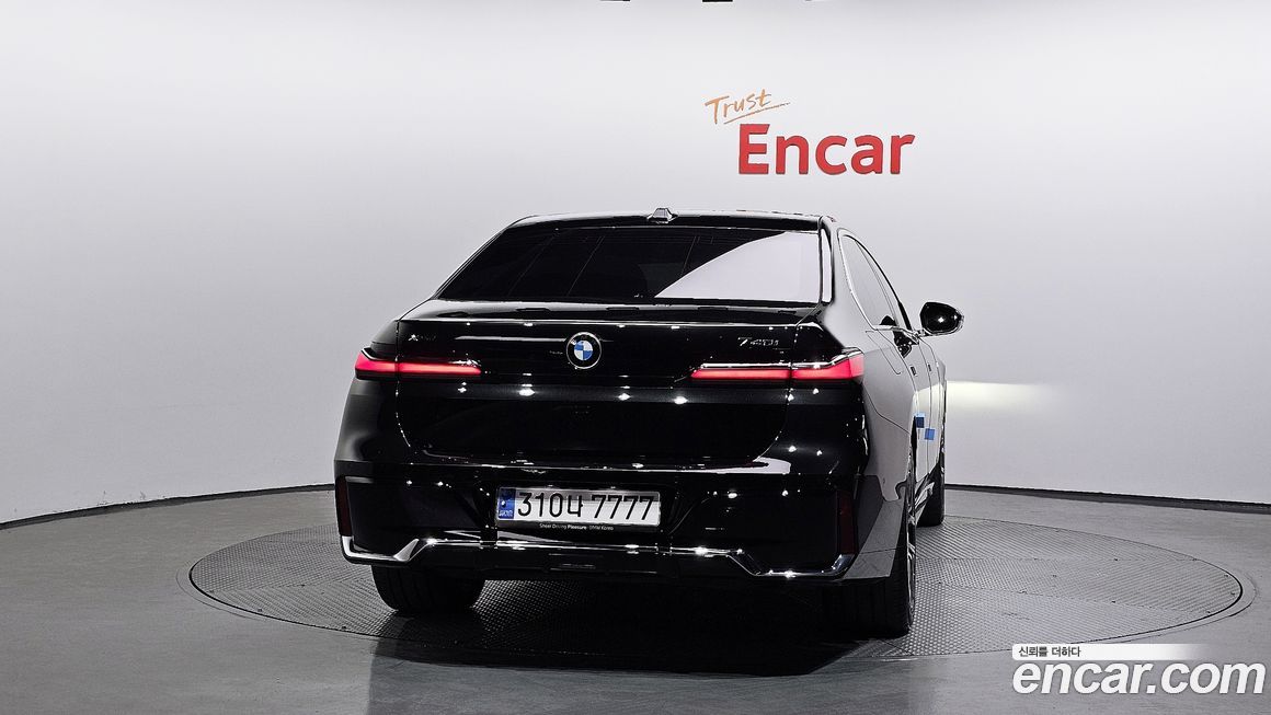 BMW 7-Series 740i xDrive M Sport, 2025