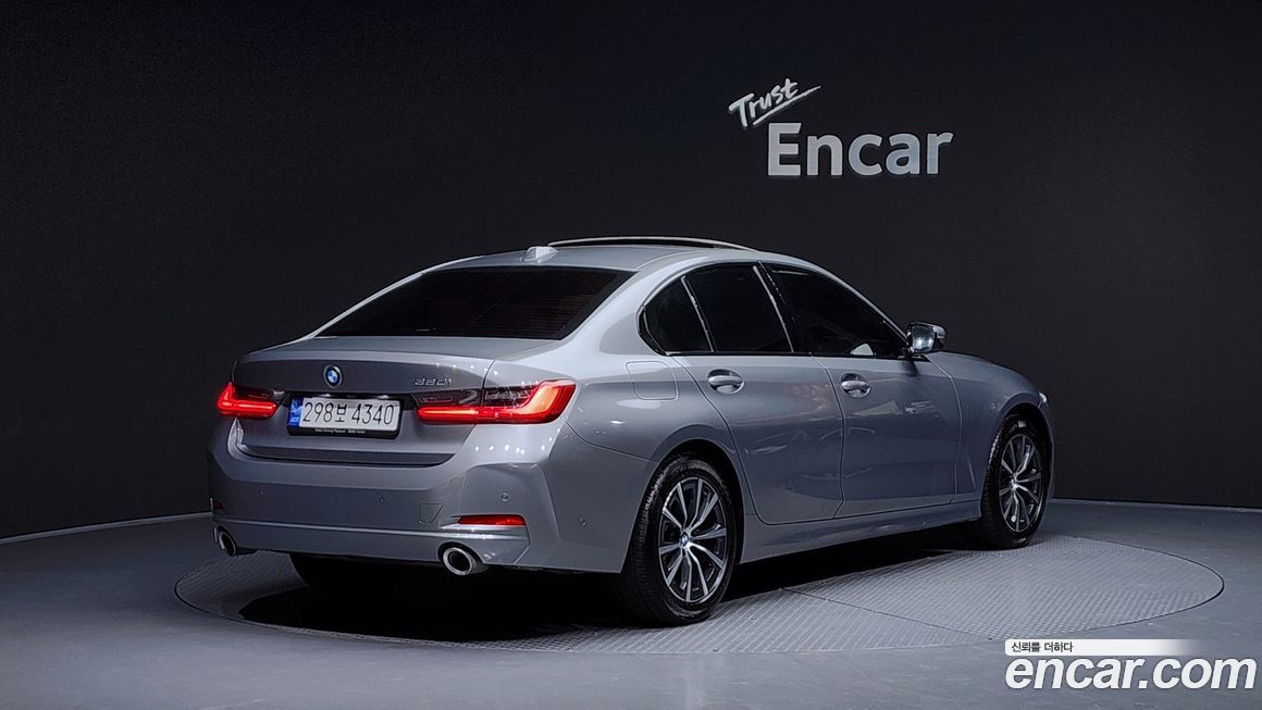 BMW 3-Series 320i, 2023