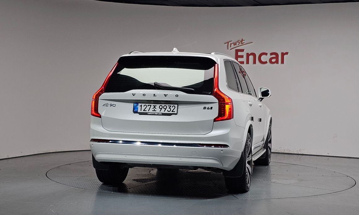 Volvo XC90 B6 Ultra Bright, 2025