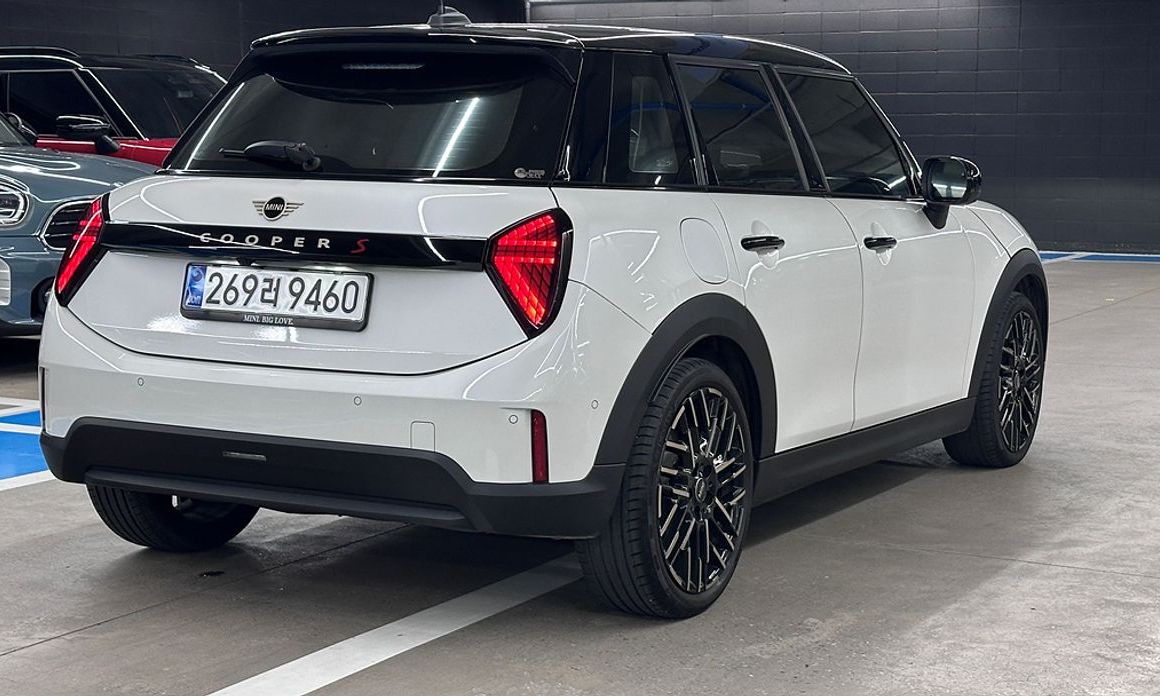 Mini Cooper 5 Door Favoured, 2025