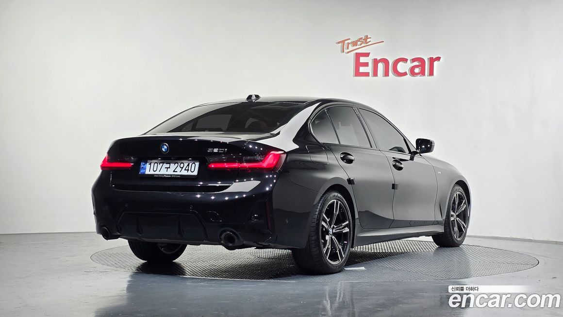 BMW 3-Series 320i M Sport, 2024