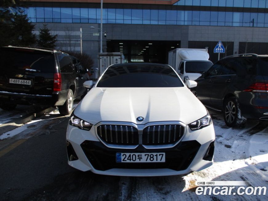 BMW 5-Series 530i xDrive M Sport, 2024