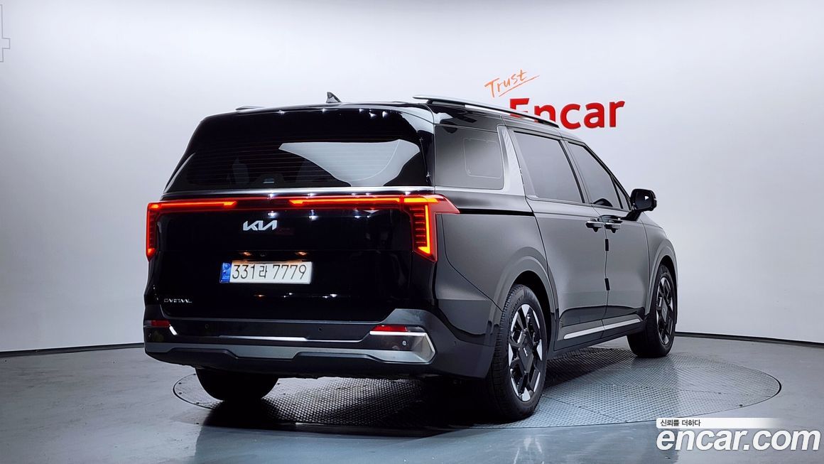 Kia Carnival 7-Seater Signature, 2024