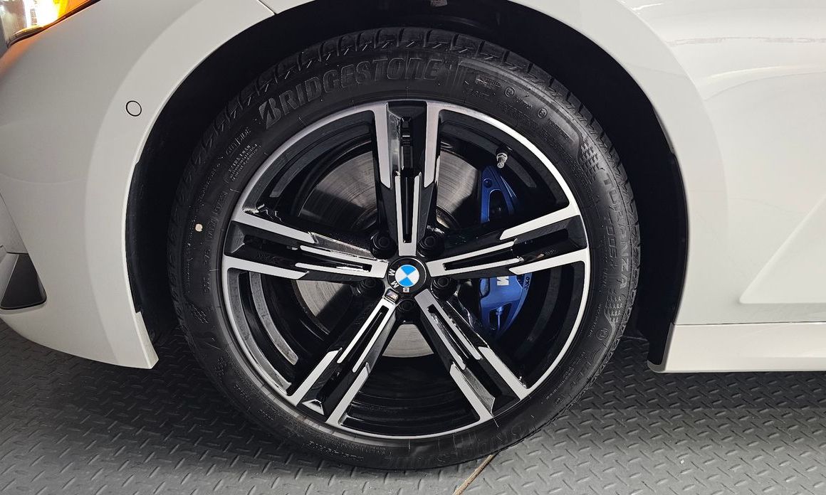 BMW 3-Series 320i M Sport, 2025