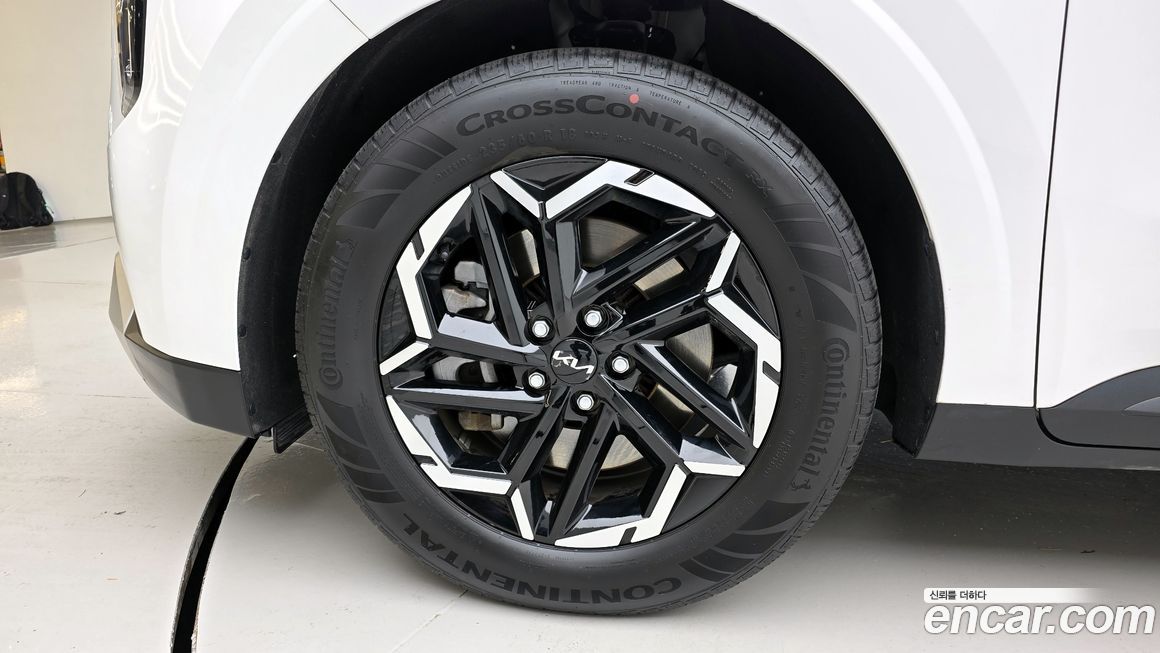 Kia Carnival 9-Seater Prestige, 2024