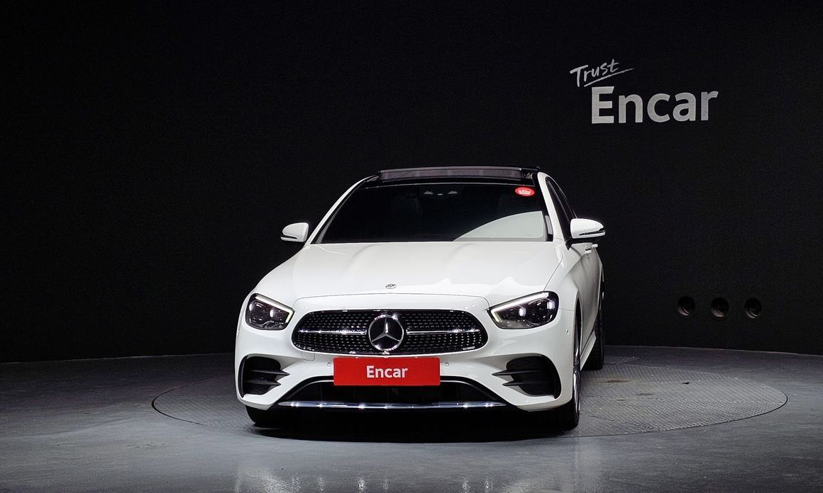 Mercedes-Benz E-Class E350 4MATIC AMG Line, 2022