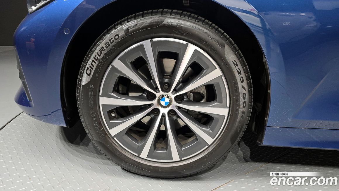 BMW 3-Series 320i, 2022