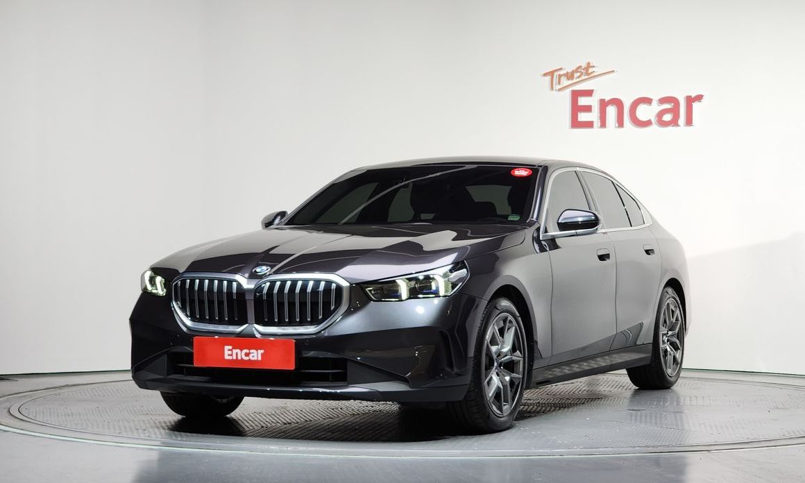 BMW 5-Series 520i, 2024