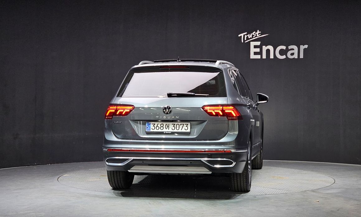Volkswagen Tiguan 2.0 TSI Prestige, 2024