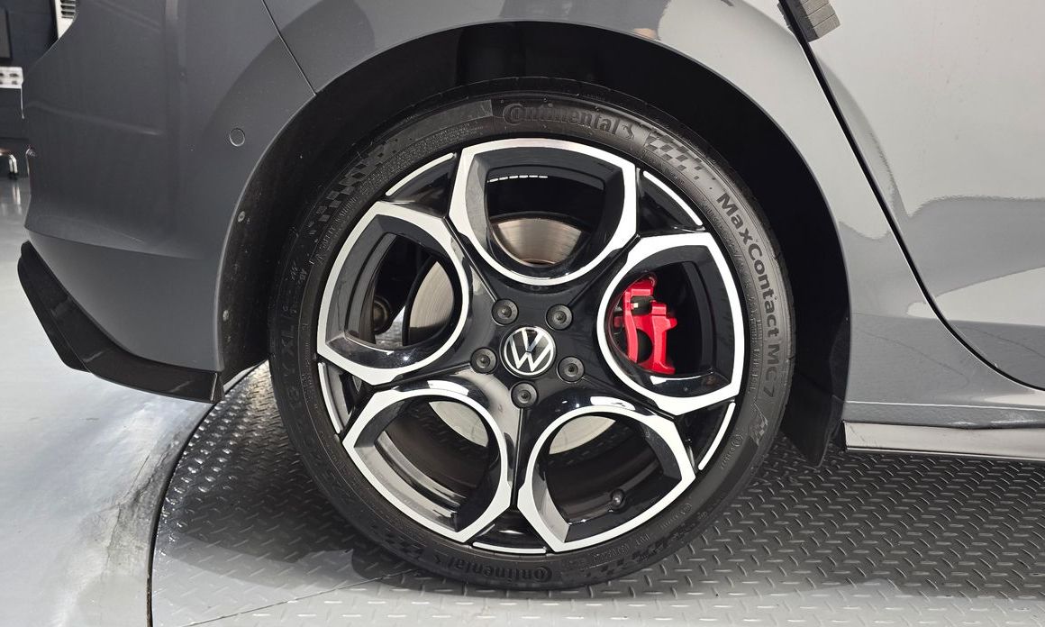 Volkswagen Golf 2.0 GTI, 2024