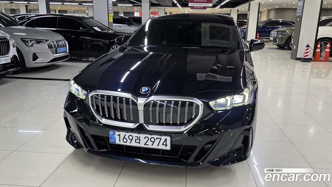BMW 5-Series 530i xDrive M Sport, 2025
