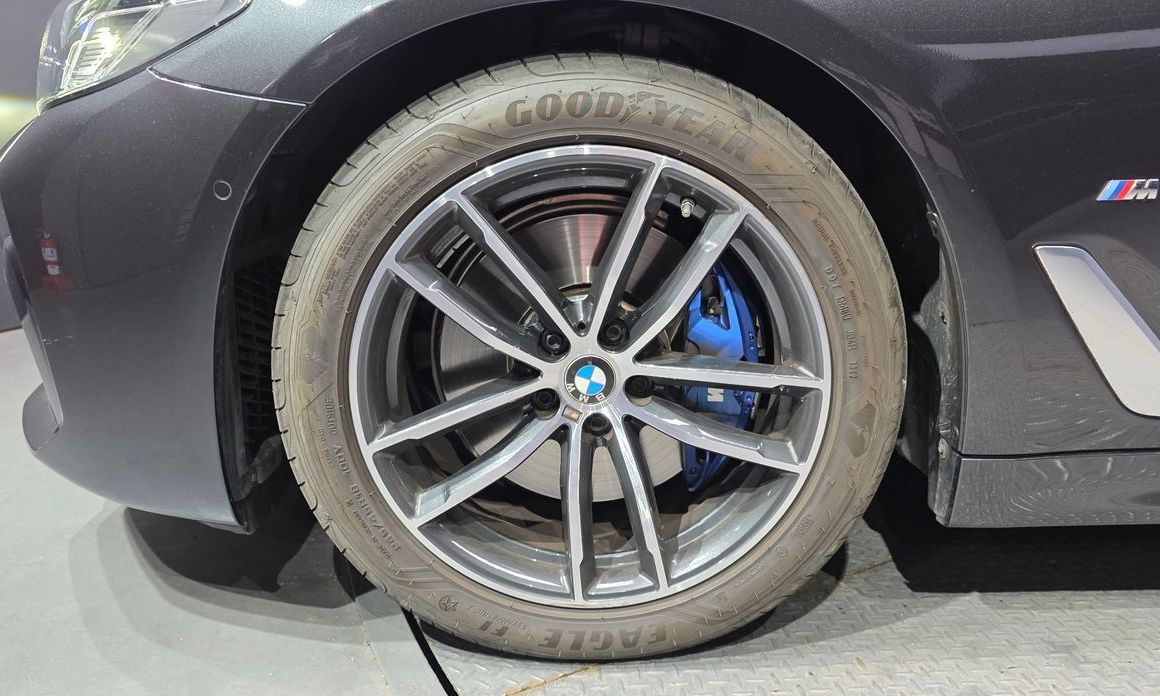 BMW 5-Series 520i M Sport, 2023
