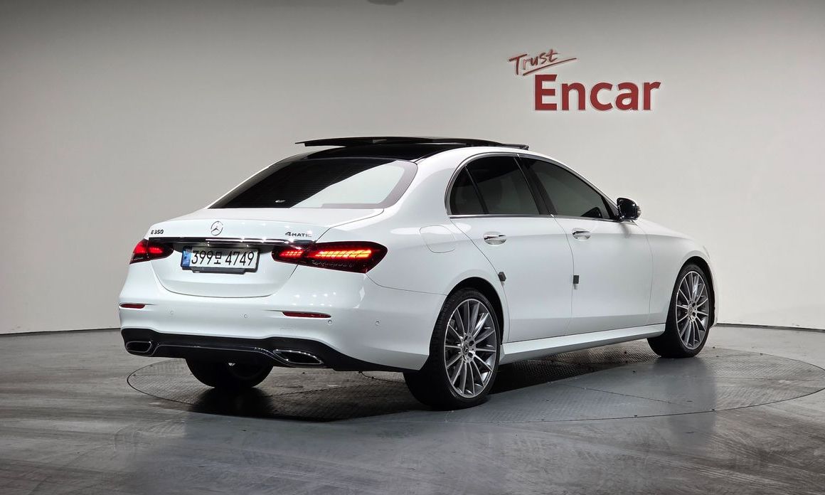 Mercedes-Benz E-Class E350 4MATIC AMG Line, 2022