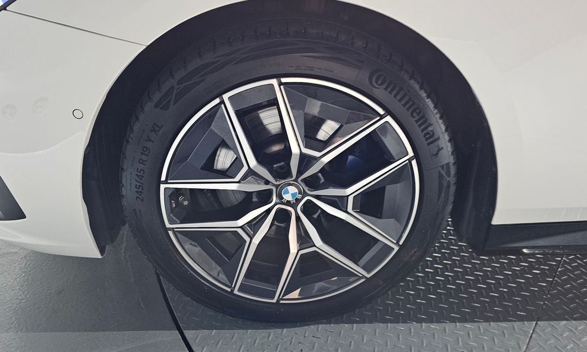 BMW 5-Series 520i M Sport, 2024