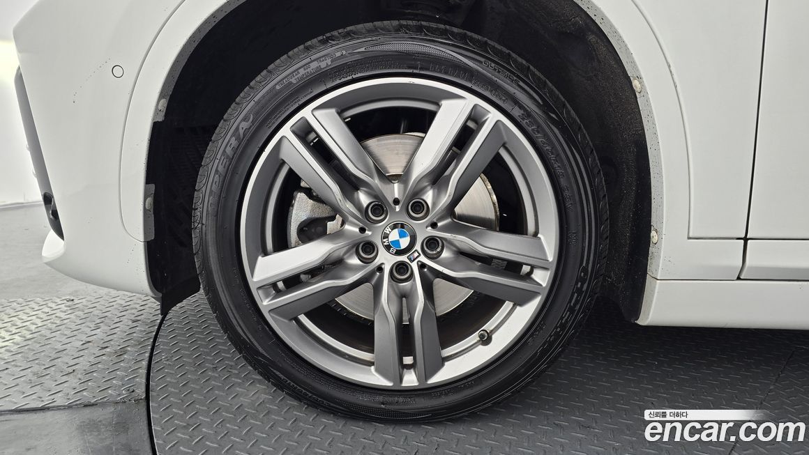 BMW X1 xDrive 20i M Sport, 2022