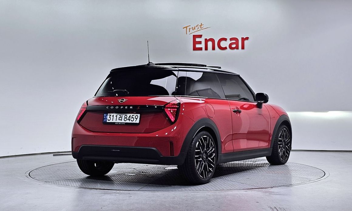 Mini Cooper Favoured, 2025