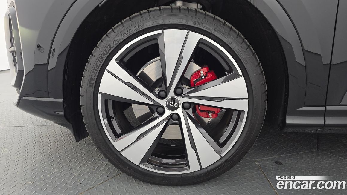 Audi Q5 40 TDI Quattro S Line Black Edition, 2025