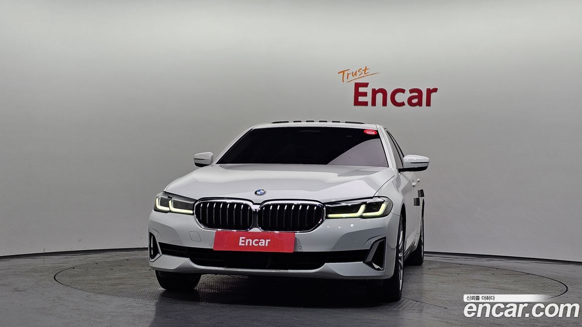 BMW 5-Series 530i xDrive Luxury, 2023