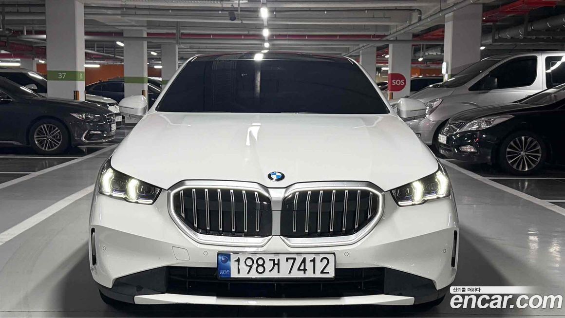 BMW 5-Series 530i xDrive, 2024