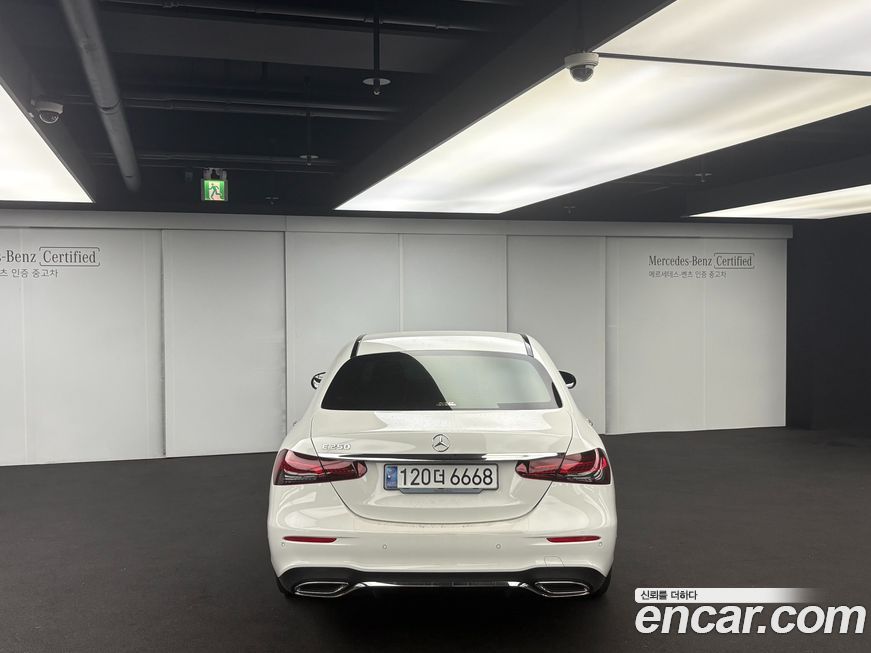 Mercedes-Benz E-Class E250 AMG Line, 2023