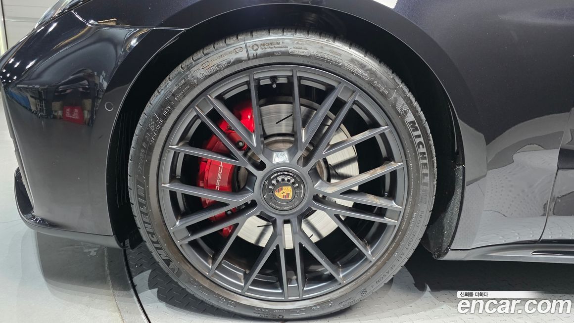 Porsche Panamera 4.0 GTS, 2025