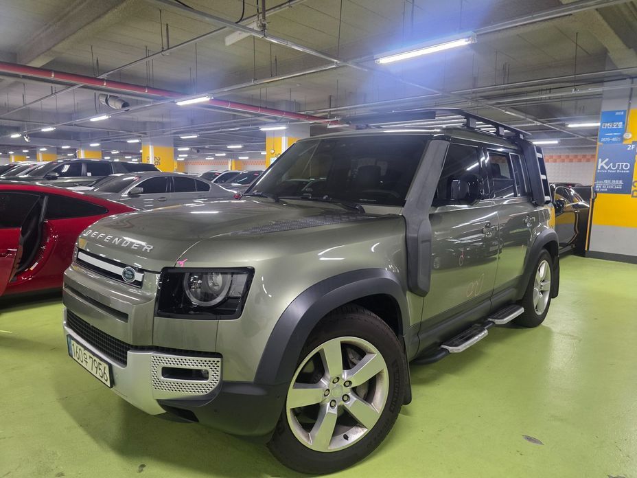 Land Rover Defender 110 D300 HSE, 2022