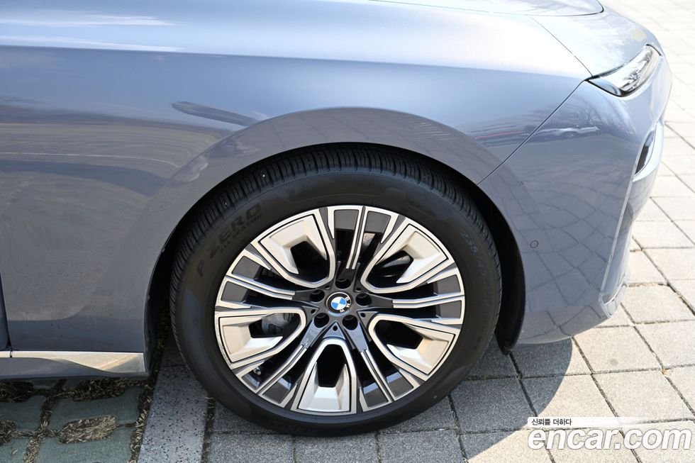 BMW 7-Series 740i sDrive Design Pure Excellence, 2023