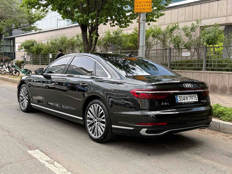Audi A8 55 TFSI Quattro LWB, 2023