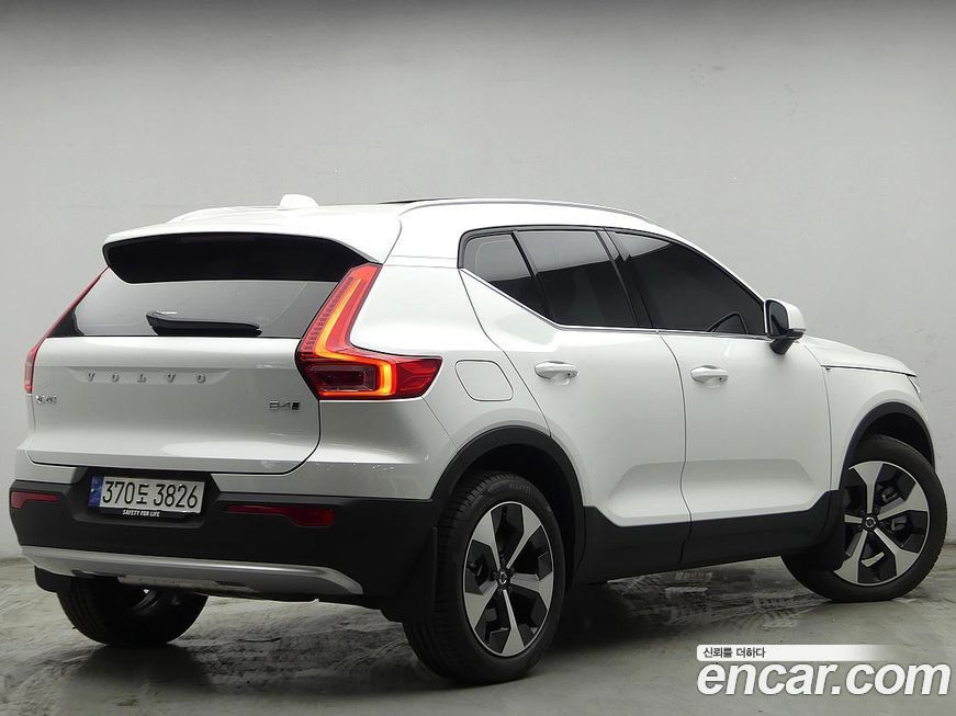 Volvo XC40 B4 Ultimate Bright, 2024