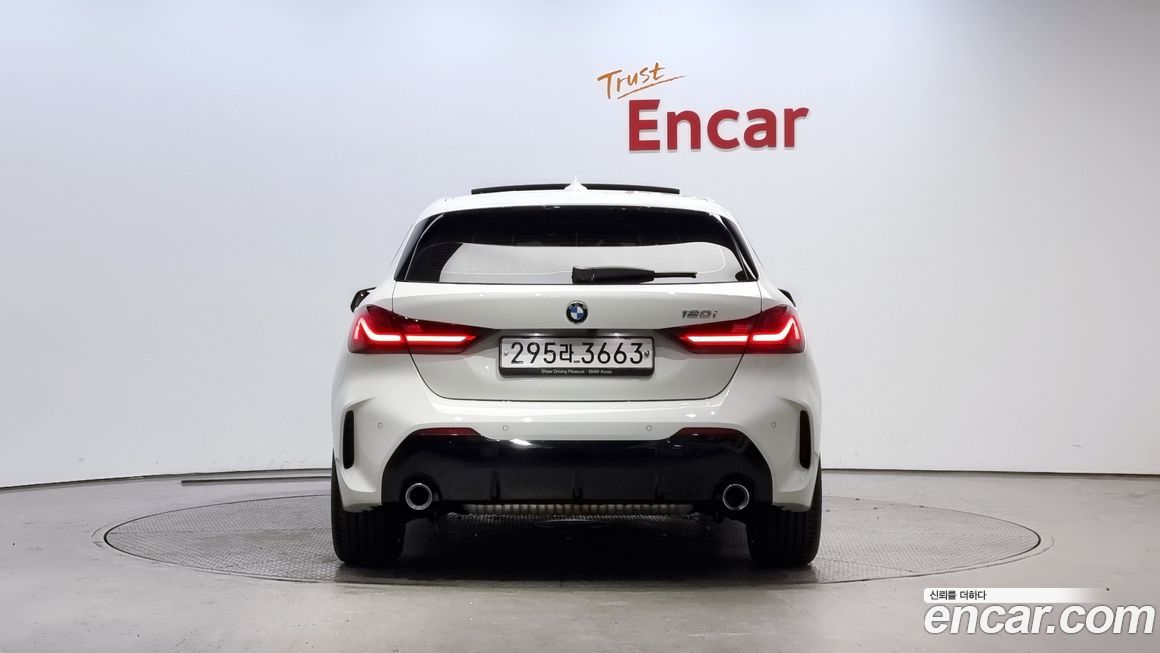 BMW 1-Series 120i M Sports, 2023