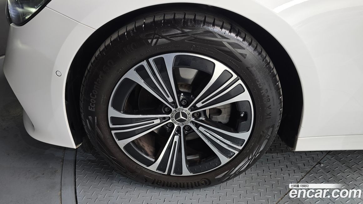 Mercedes-Benz E-Class E200 Avantgarde, 2025