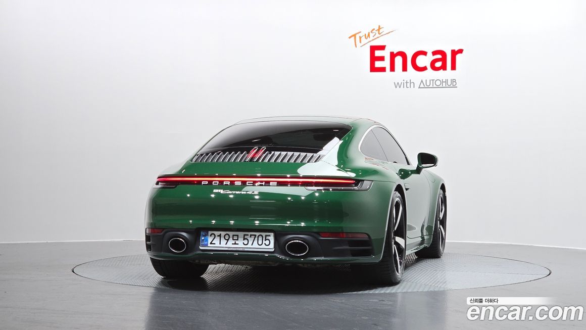 Porsche 911 Carrera 4S, 2024