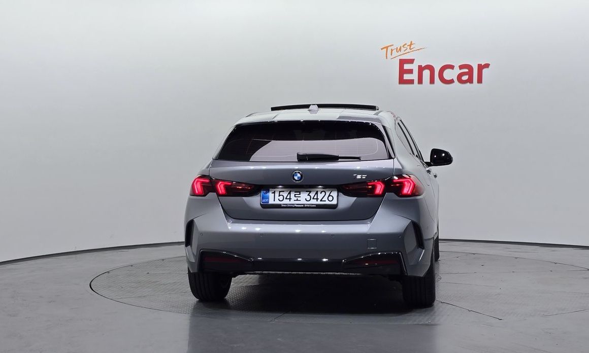 BMW 1-Series 120, 2025