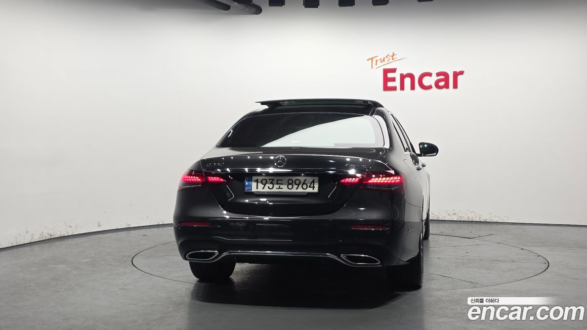 Mercedes-Benz E-Class E350 4MATIC AMG Line, 2022