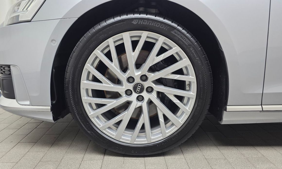 Audi A8 55 TFSI Quattro LWB, 2021