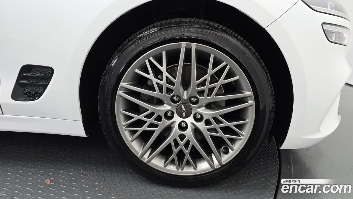 Genesis G70 Gasoline 2.0T 4WD, 2023