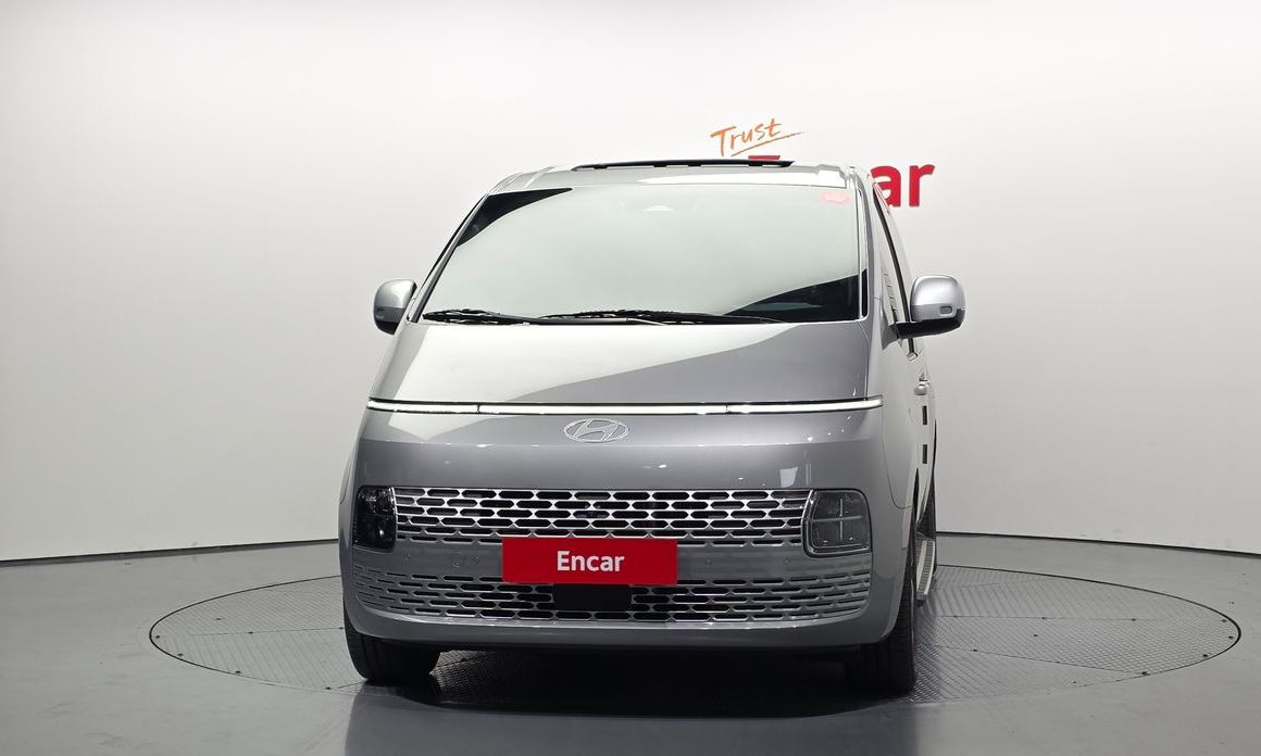 Hyundai Staria Tourer 9-Seater, 2025