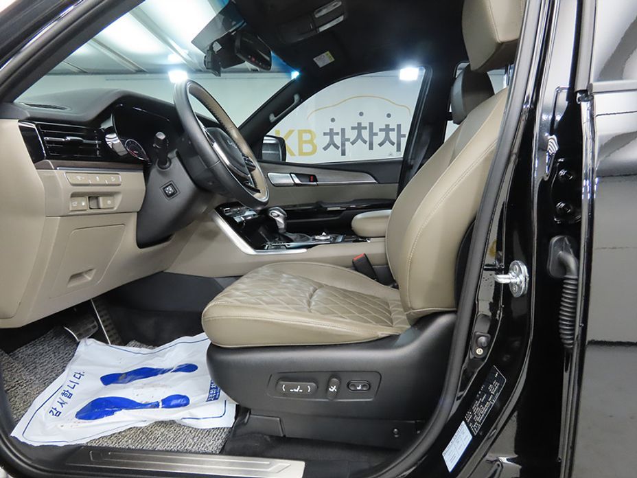 Kia Mohave Diesel 3.0 4WD 5-Seater, 2022
