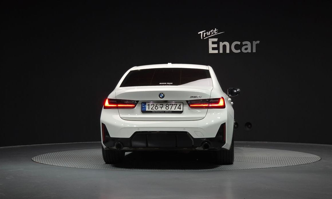BMW 3-Series 320i M Sport, 2023
