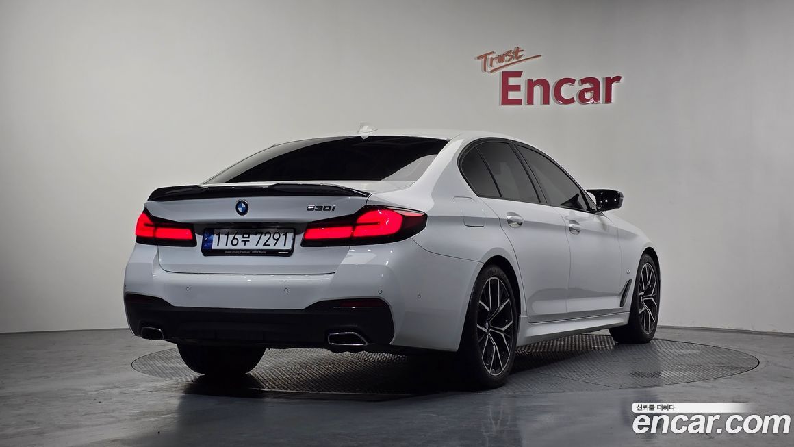 BMW 5-Series 530i M Sport Package, 2023