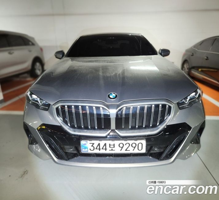 BMW 5-Series 520i M Sport, 2025