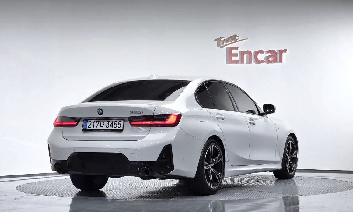 BMW 3-Series 320i M Sport, 2024