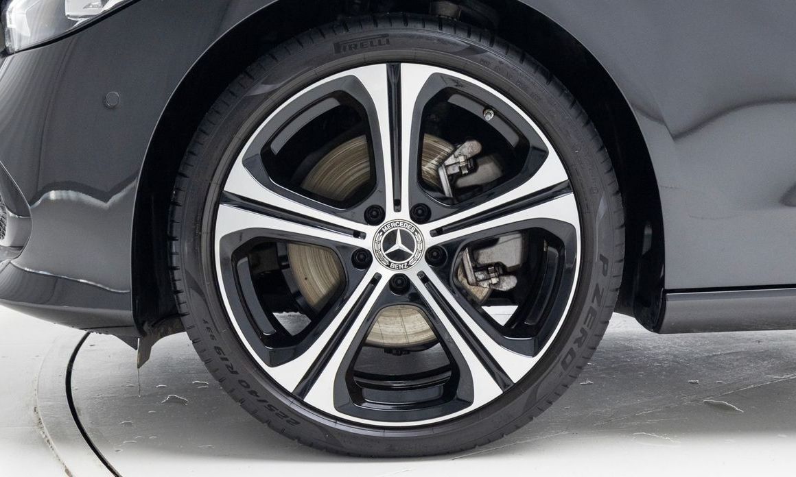Mercedes-Benz C-Class C300 4MATIC Avantgarde, 2023