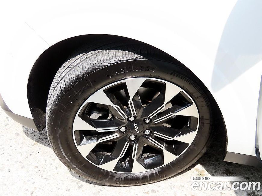 Kia Carnival 9-Seater Signature, 2023