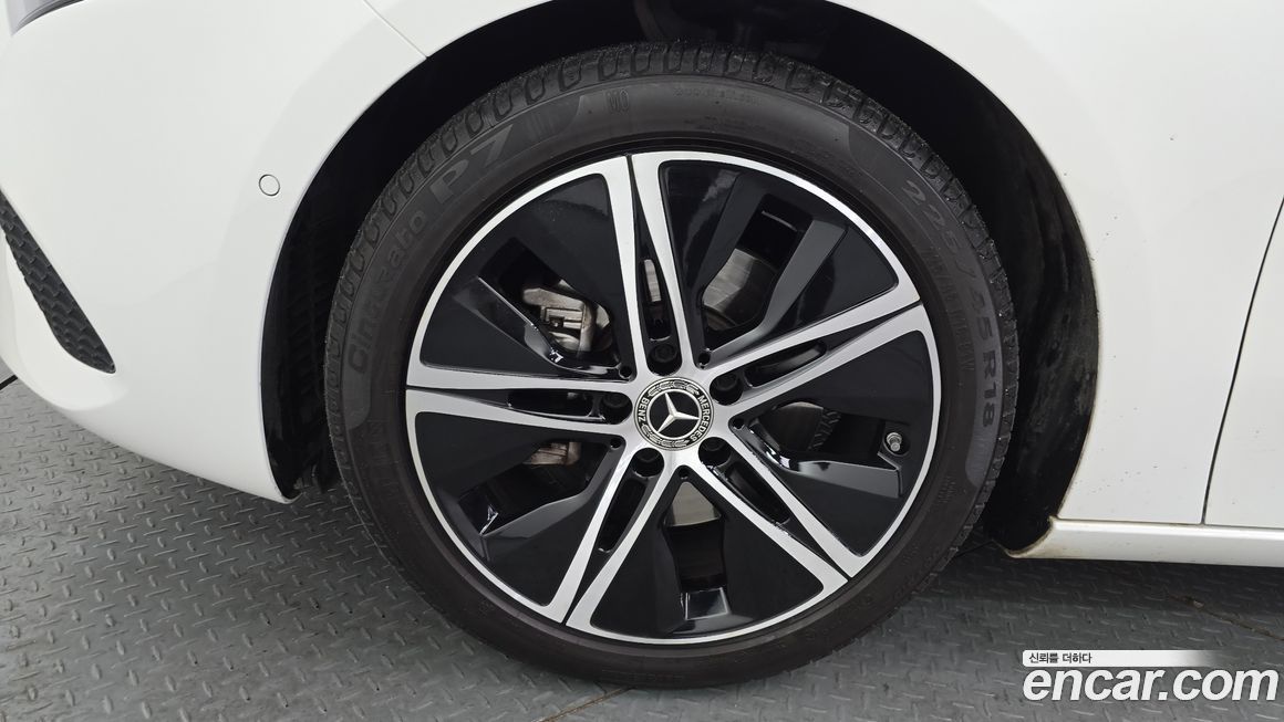 Mercedes-Benz A-Class A220 Sedan, 2024