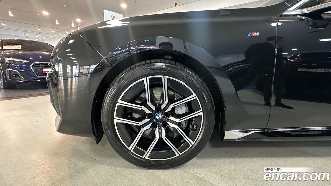 BMW 7-Series 740i xDrive M Sport, 2025
