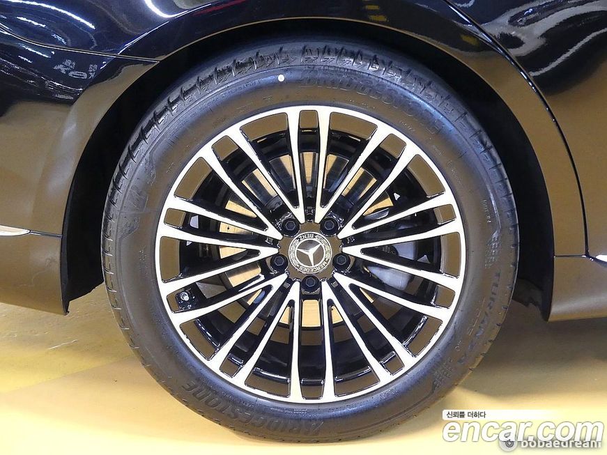Mercedes-Benz S-Class S350 d 4MATIC, 2025