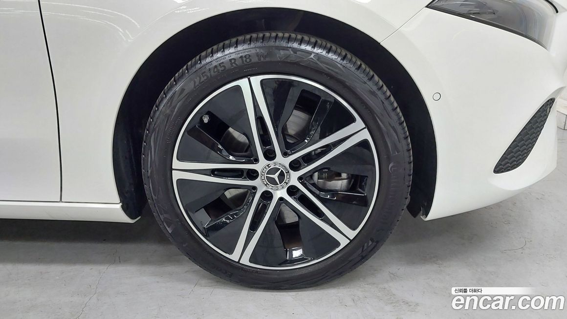 Mercedes-Benz A-Class A220 Sedan, 2026